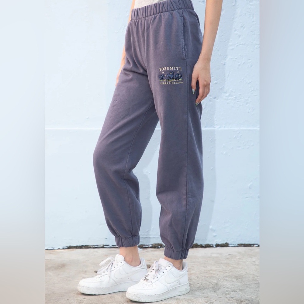 BRANDY MELVILLE Yosemite rosa sweatpants 🤍